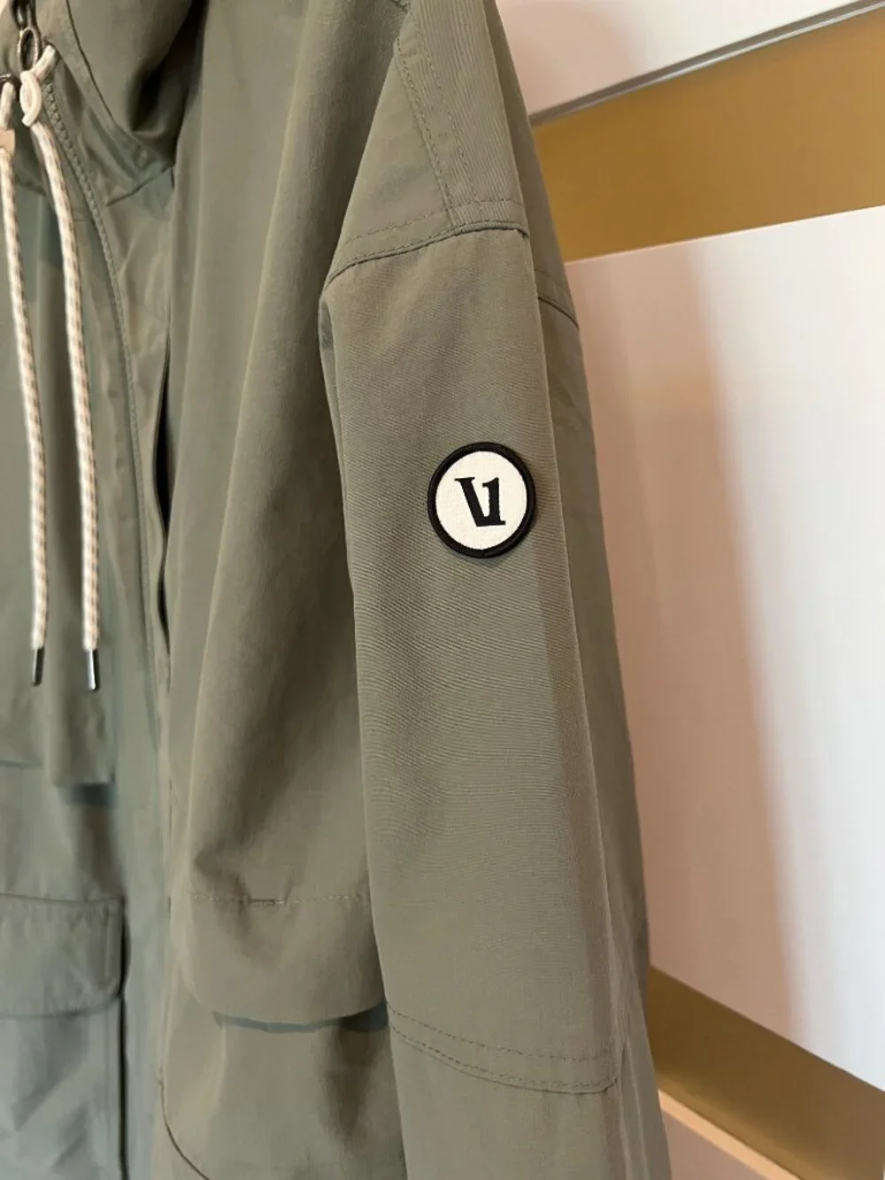 Vuori Elijo Rain Jacket Women's Rain Jacket Laurel or Pistachio Green Small - Picture 6 of 11